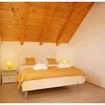 Hébergement de vacances House Natalija Podgreben