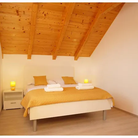 Holiday home House Natalija Podgreben